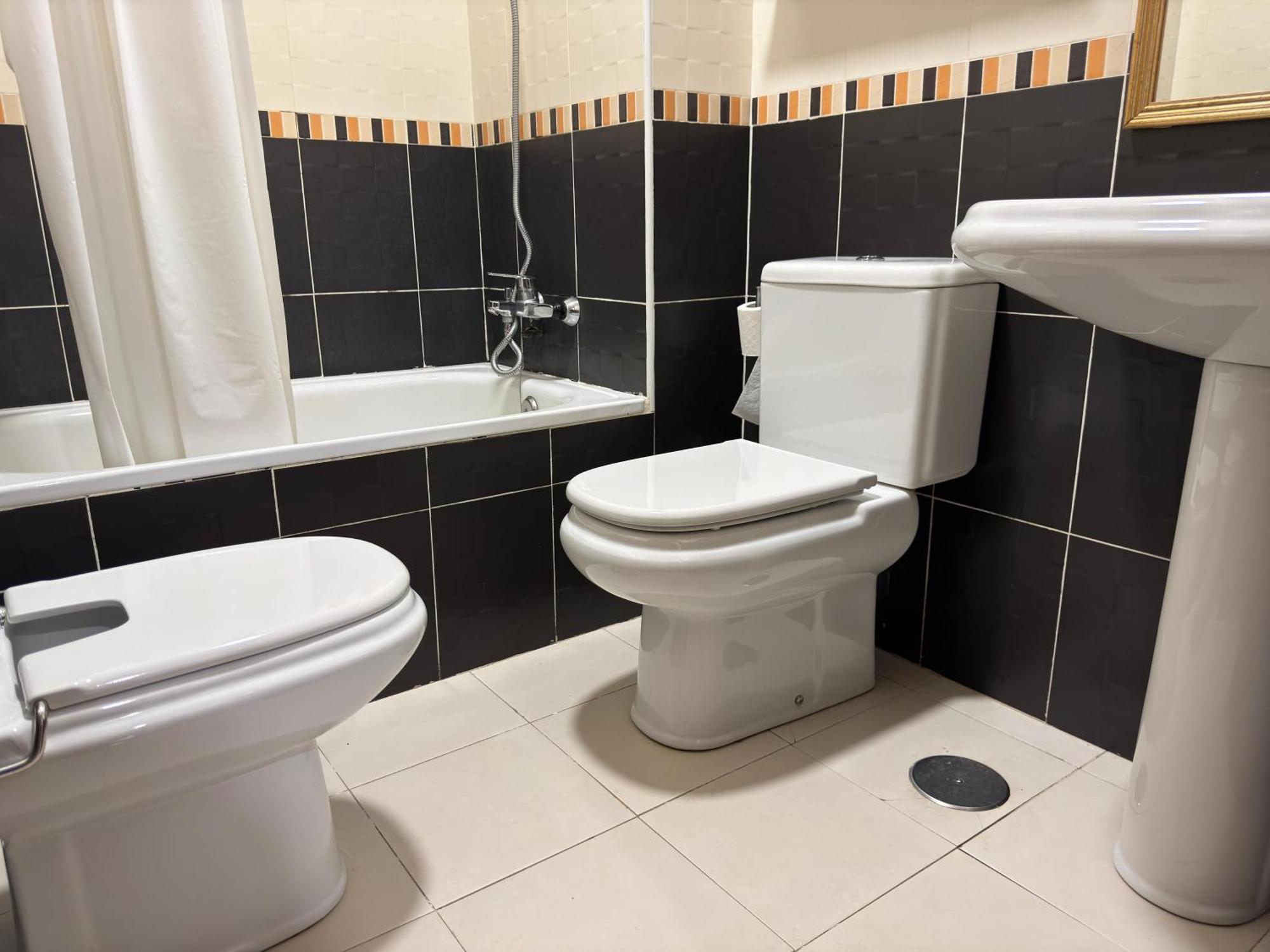 Apartamento Centrico Con Terraza Y Parking Gratuito Cordoba Exterior photo
