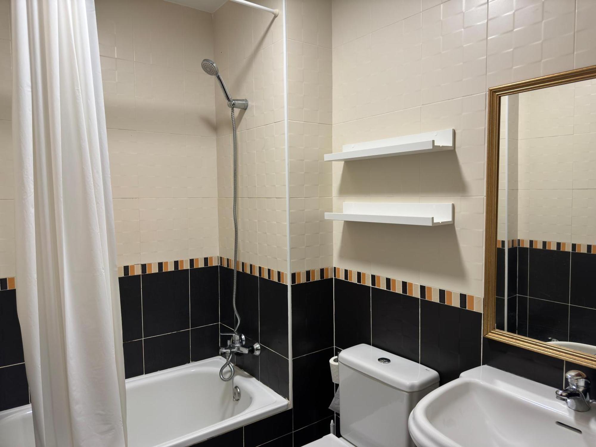 Apartamento Centrico Con Terraza Y Parking Gratuito Cordoba Exterior photo